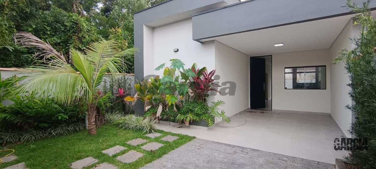 Casa à venda, com 3 quartos, 150m²